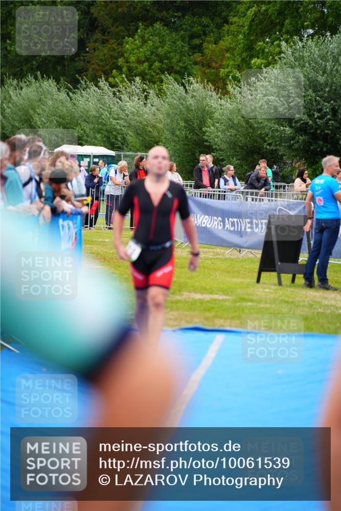 30.08.2026 - Elbe Triathlon Hamburg LAZAROV Photography http://msf.ph/oto/10061539 30.08.2026 11:45:07 Ziel 710 meine-sportfotos.de