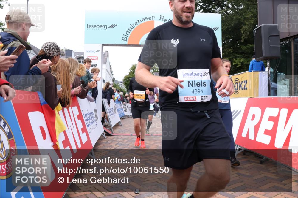30.08.2026 - Blankeneser Heldenlauf Lena Gebhardt http://msf.ph/oto/10061550 30.08.2026 12:31:29 Ziel 2705, 4008, 4210, 4394, 4395, 4421, 4422 meine-sportfotos.de