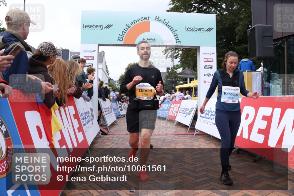30.08.2026 - Blankeneser Heldenlauf Lena Gebhardt http://msf.ph/oto/10061561 30.08.2026 12:31:30 Ziel 2705, 4008, 4210, 4394, 4395, 4422 meine-sportfotos.de