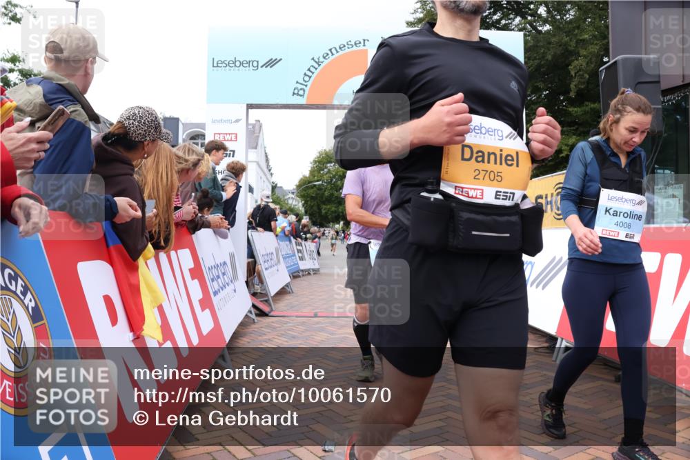 30.08.2026 - Blankeneser Heldenlauf Lena Gebhardt http://msf.ph/oto/10061570 30.08.2026 12:31:30 Ziel 2705, 4008, 4210, 4394, 4395, 4422 meine-sportfotos.de