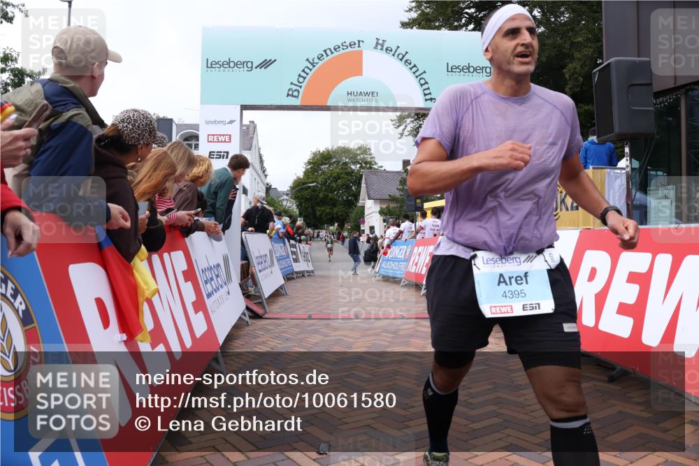 30.08.2026 - Blankeneser Heldenlauf Lena Gebhardt http://msf.ph/oto/10061580 30.08.2026 12:31:31 Ziel 2705, 4008, 4394, 4395, 4422 meine-sportfotos.de