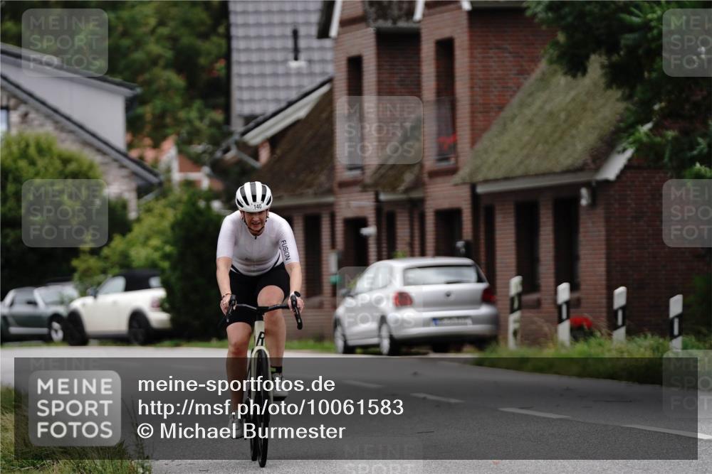 30.08.2026 - Elbe Triathlon Hamburg Michael Burmester http://msf.ph/oto/10061583 30.08.2026 14:18:07 Radfahren 140 meine-sportfotos.de