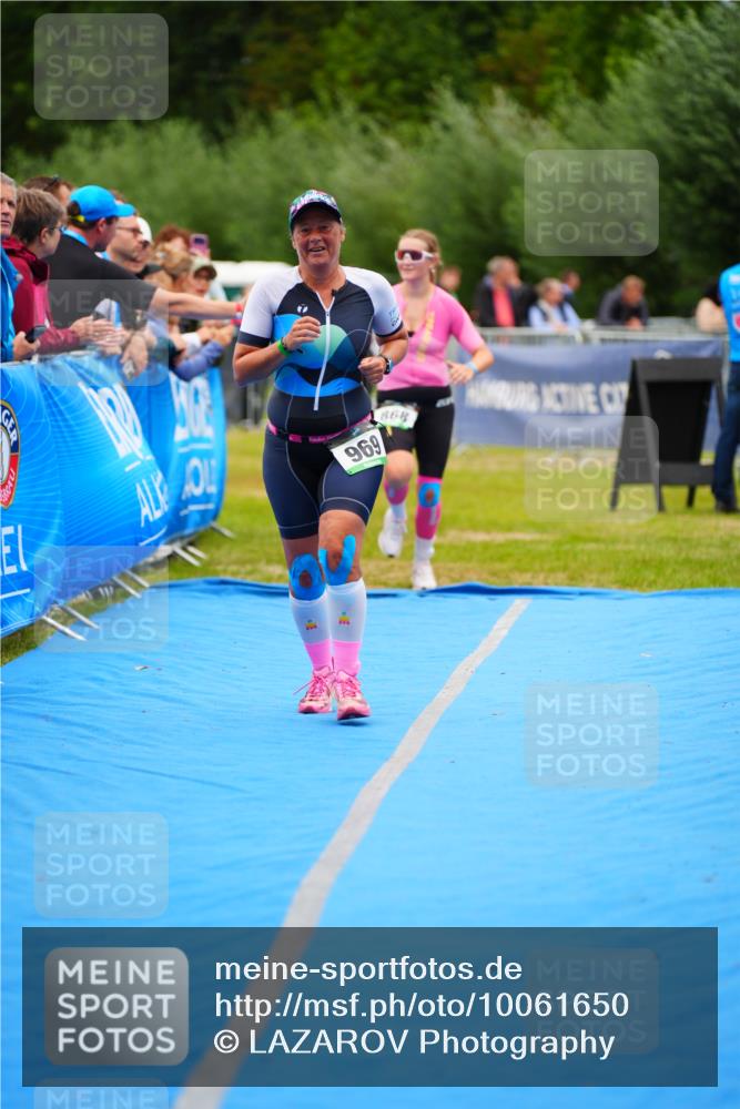 30.08.2026 - Elbe Triathlon Hamburg LAZAROV Photography http://msf.ph/oto/10061650 30.08.2026 11:45:29 Ziel 868, 969 meine-sportfotos.de