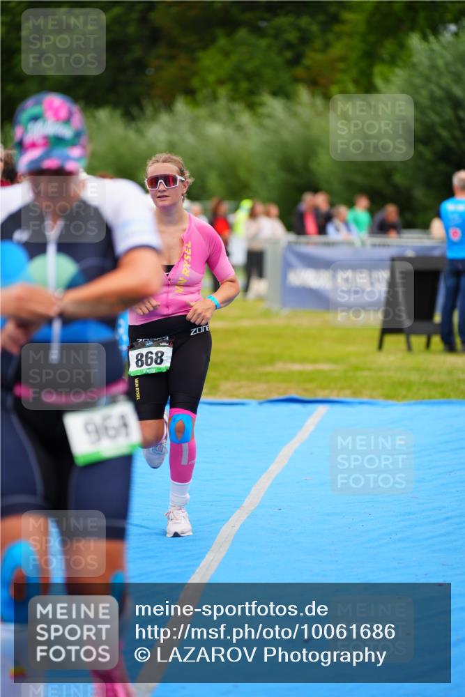 30.08.2026 - Elbe Triathlon Hamburg LAZAROV Photography http://msf.ph/oto/10061686 30.08.2026 11:45:31 Ziel 868, 969, 985 meine-sportfotos.de
