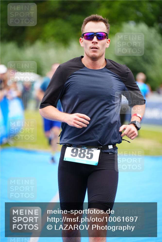 30.08.2026 - Elbe Triathlon Hamburg LAZAROV Photography http://msf.ph/oto/10061697 30.08.2026 11:45:41 Ziel 985, 1248, 1299 meine-sportfotos.de