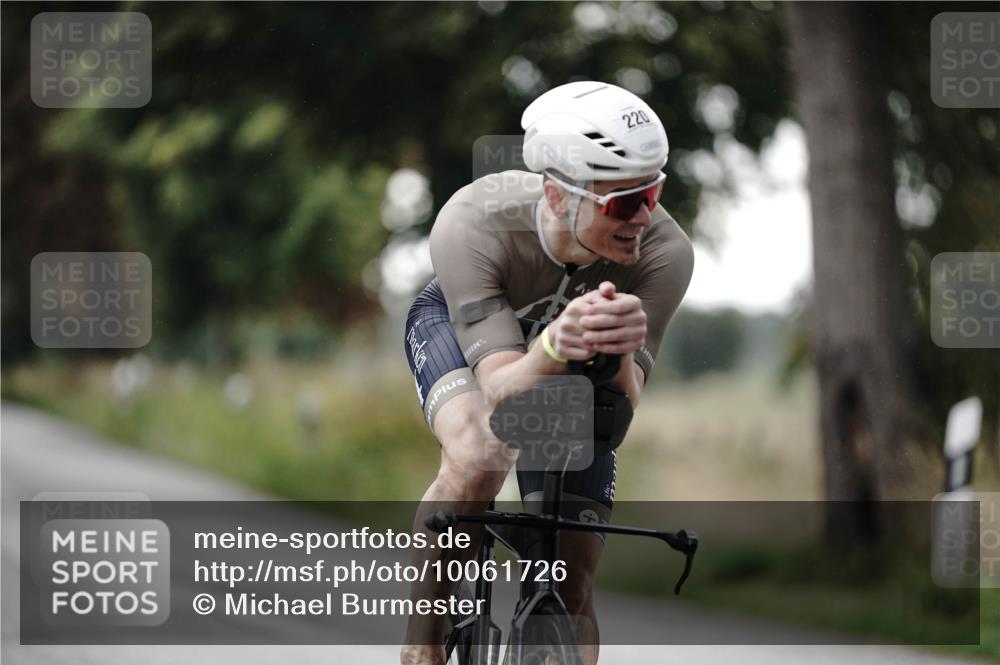 30.08.2026 - Elbe Triathlon Hamburg Michael Burmester http://msf.ph/oto/10061726 30.08.2026 08:50:12 Radfahren 205, 220 meine-sportfotos.de
