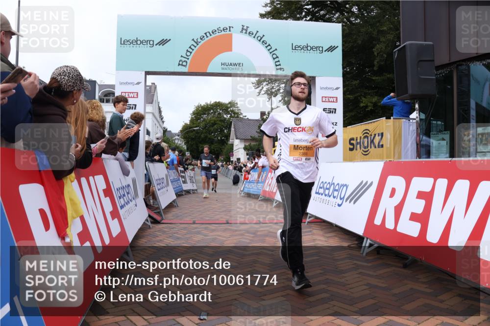 30.08.2026 - Blankeneser Heldenlauf Lena Gebhardt http://msf.ph/oto/10061774 30.08.2026 12:32:07 Ziel 2388, 4303, 4312 meine-sportfotos.de