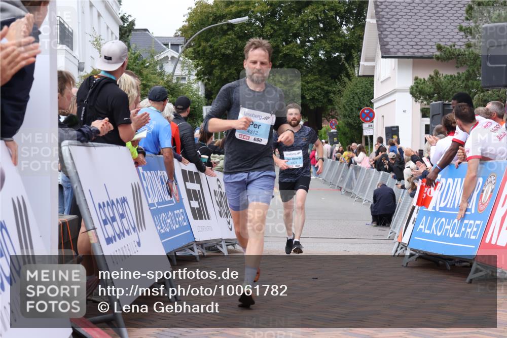 30.08.2026 - Blankeneser Heldenlauf Lena Gebhardt http://msf.ph/oto/10061782 30.08.2026 12:32:08 Ziel 2388, 4303, 4312 meine-sportfotos.de