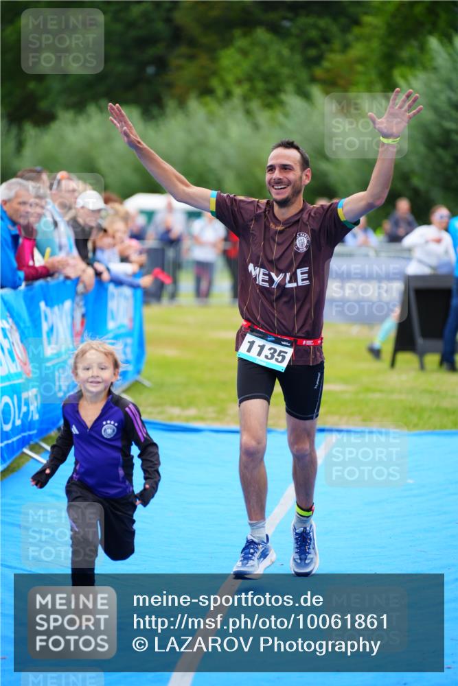 30.08.2026 - Elbe Triathlon Hamburg LAZAROV Photography http://msf.ph/oto/10061861 30.08.2026 11:46:30 Ziel 1135 meine-sportfotos.de