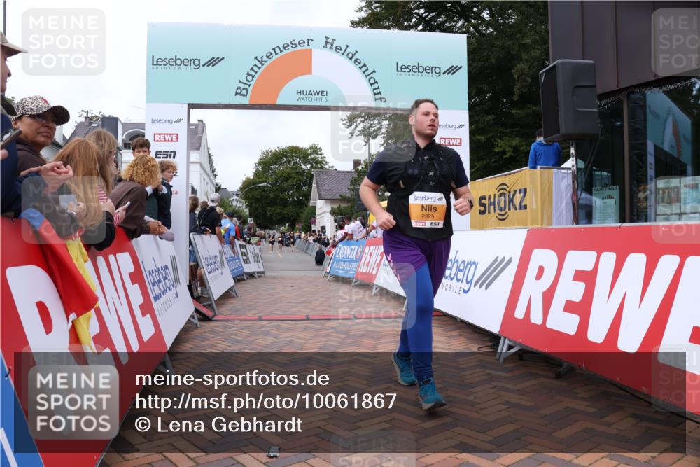 30.08.2026 - Blankeneser Heldenlauf Lena Gebhardt http://msf.ph/oto/10061867 30.08.2026 12:32:19 Ziel 2325, 4303 meine-sportfotos.de