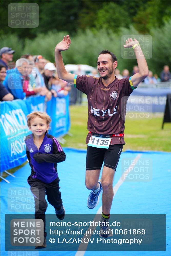 30.08.2026 - Elbe Triathlon Hamburg LAZAROV Photography http://msf.ph/oto/10061869 30.08.2026 11:46:30 Ziel 1135 meine-sportfotos.de
