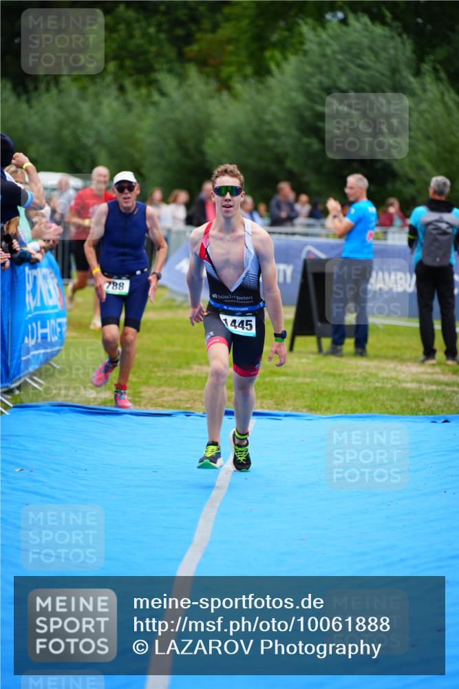 30.08.2026 - Elbe Triathlon Hamburg LAZAROV Photography http://msf.ph/oto/10061888 30.08.2026 11:46:56 Ziel 737, 788, 1445 meine-sportfotos.de
