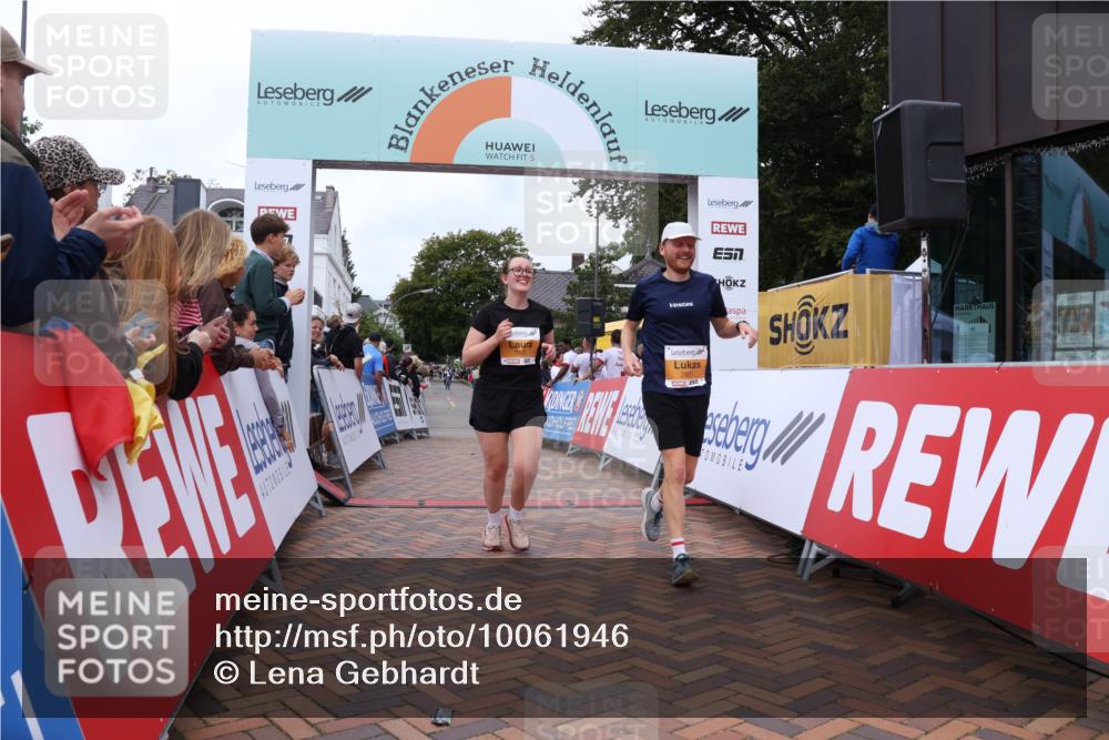 30.08.2026 - Blankeneser Heldenlauf Lena Gebhardt http://msf.ph/oto/10061946 30.08.2026 12:32:38 Ziel 2540, 2820, 2821 meine-sportfotos.de