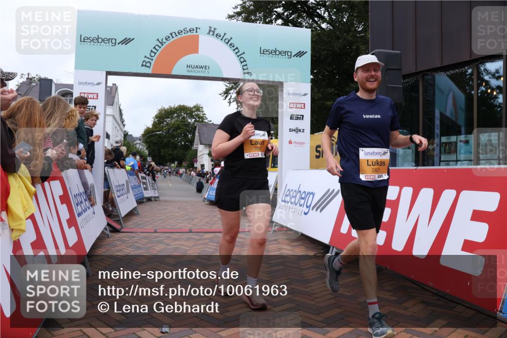30.08.2026 - Blankeneser Heldenlauf Lena Gebhardt http://msf.ph/oto/10061963 30.08.2026 12:32:39 Ziel 2540, 2820, 2821 meine-sportfotos.de