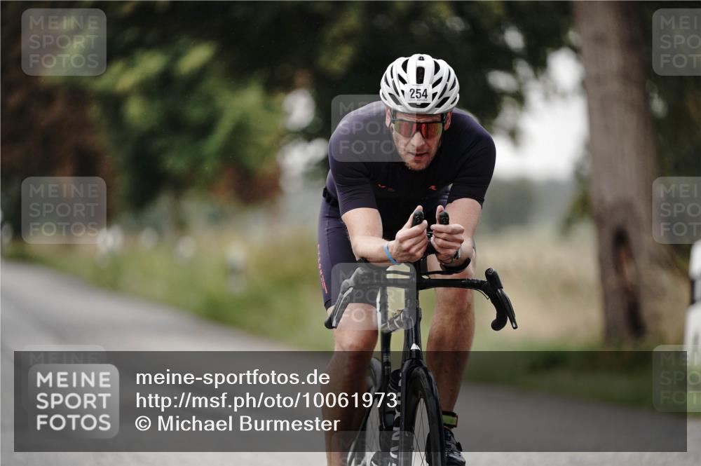 30.08.2026 - Elbe Triathlon Hamburg Michael Burmester http://msf.ph/oto/10061973 30.08.2026 08:54:45 Radfahren 185, 254, 307 meine-sportfotos.de