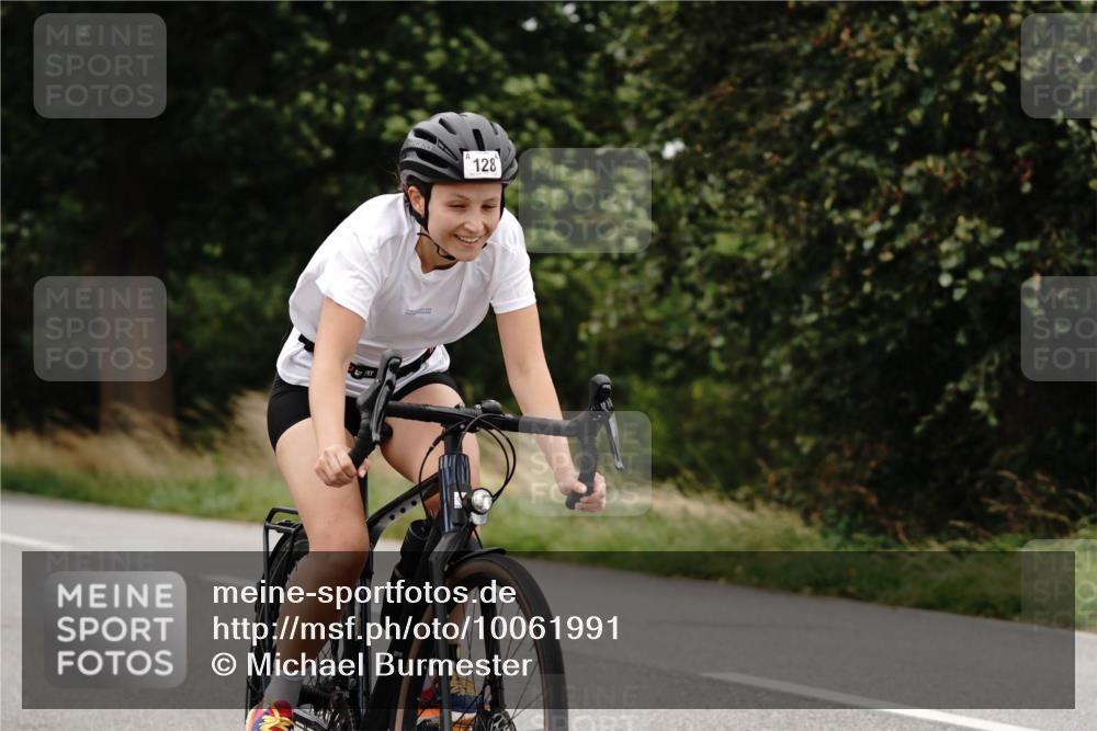 30.08.2026 - Elbe Triathlon Hamburg Michael Burmester http://msf.ph/oto/10061991 30.08.2026 14:23:16 Radfahren 128 meine-sportfotos.de