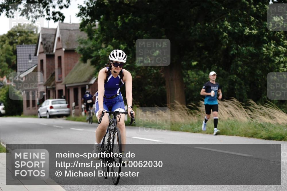 30.08.2026 - Elbe Triathlon Hamburg Michael Burmester http://msf.ph/oto/10062030 30.08.2026 14:24:08 Radfahren 134, 145 meine-sportfotos.de