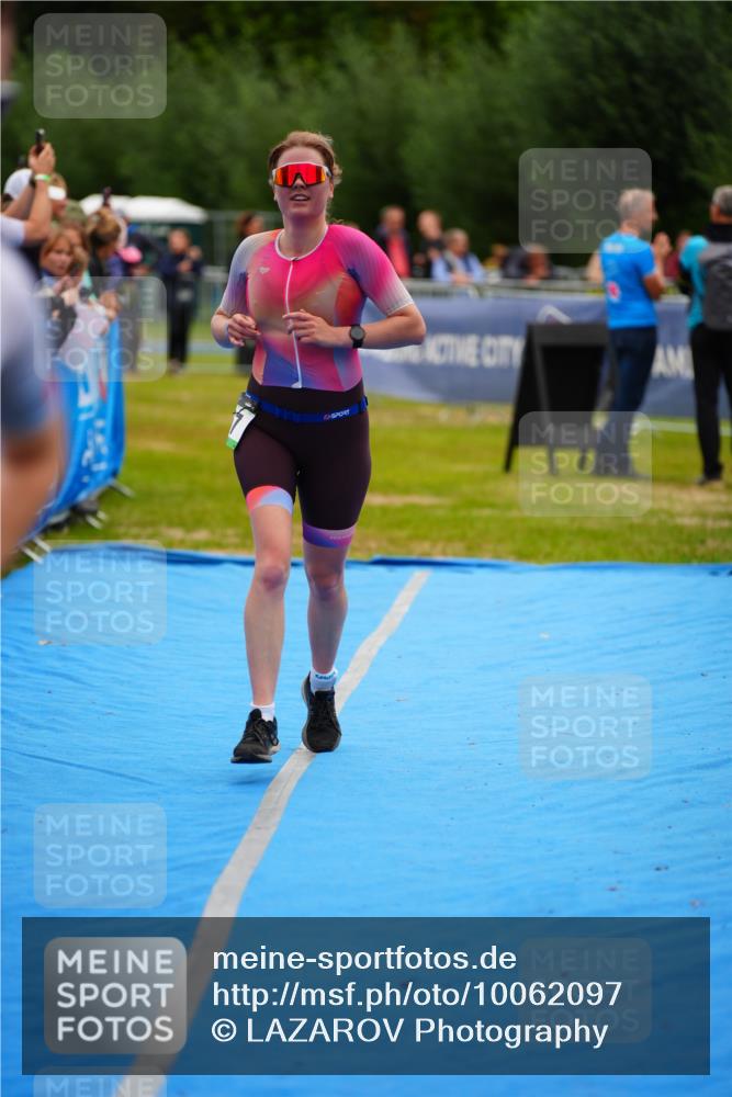 30.08.2026 - Elbe Triathlon Hamburg LAZAROV Photography http://msf.ph/oto/10062097 30.08.2026 11:47:38 Ziel 857 meine-sportfotos.de