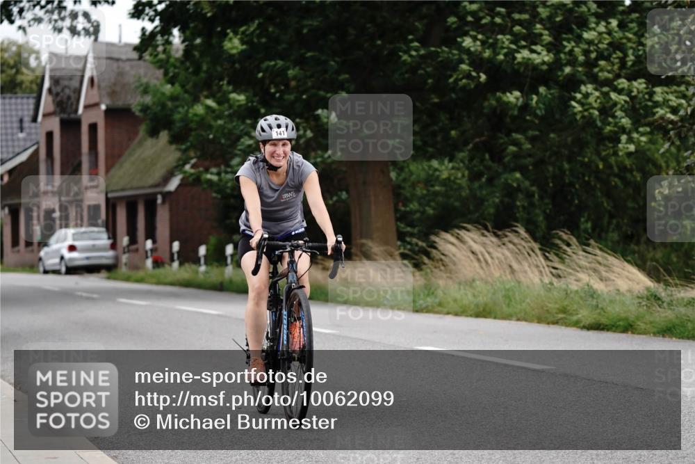 30.08.2026 - Elbe Triathlon Hamburg Michael Burmester http://msf.ph/oto/10062099 30.08.2026 14:27:02 Radfahren 141 meine-sportfotos.de