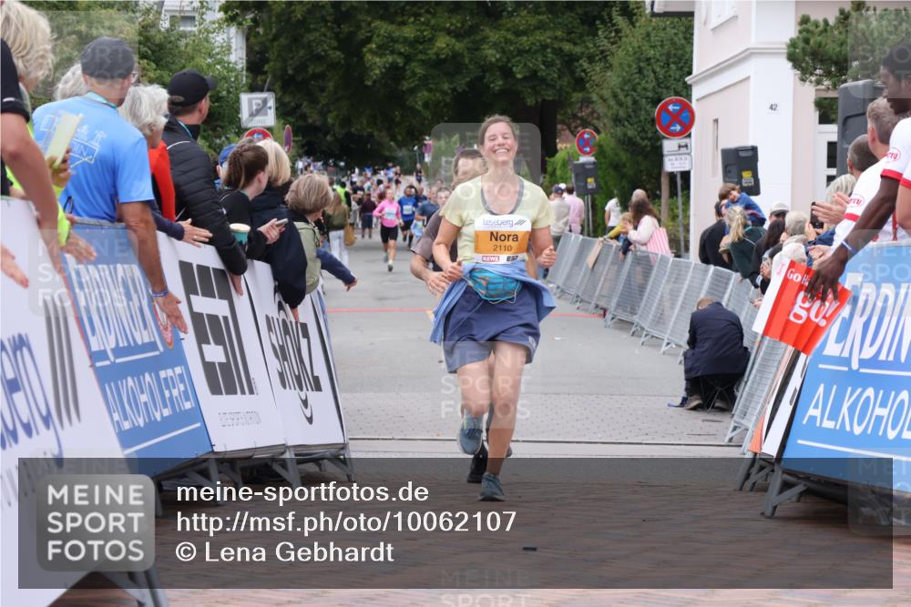 30.08.2026 - Blankeneser Heldenlauf Lena Gebhardt http://msf.ph/oto/10062107 30.08.2026 12:33:09 Ziel 2110, 2584, 4012, 4131, 4483 meine-sportfotos.de
