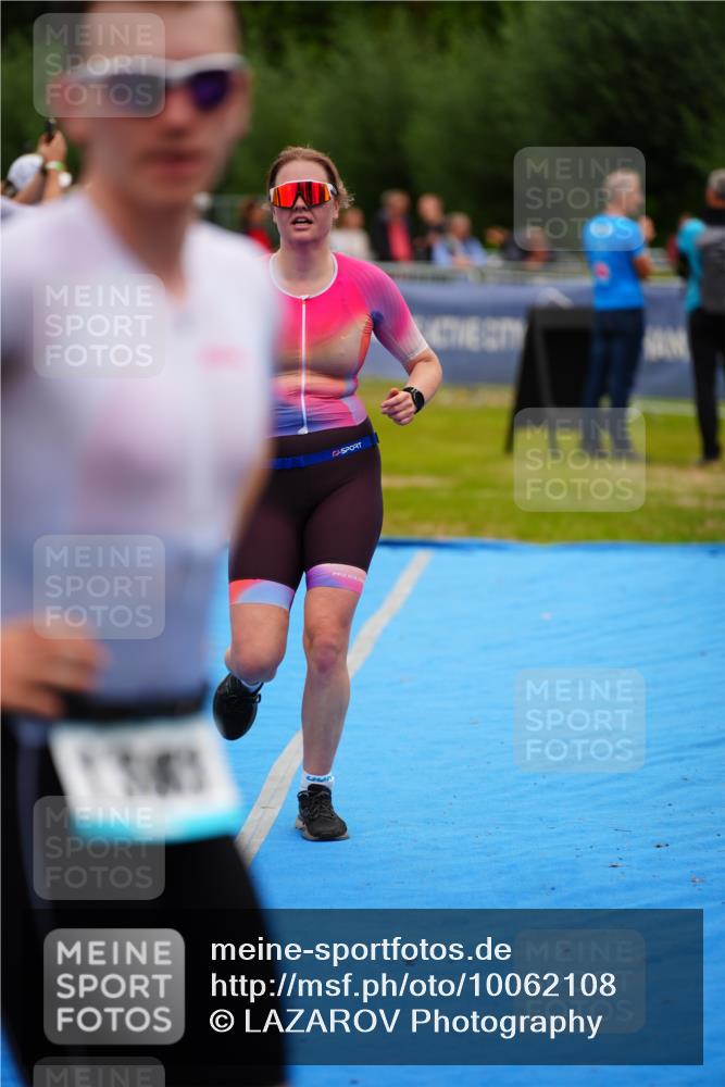 30.08.2026 - Elbe Triathlon Hamburg LAZAROV Photography http://msf.ph/oto/10062108 30.08.2026 11:47:38 Ziel 857 meine-sportfotos.de
