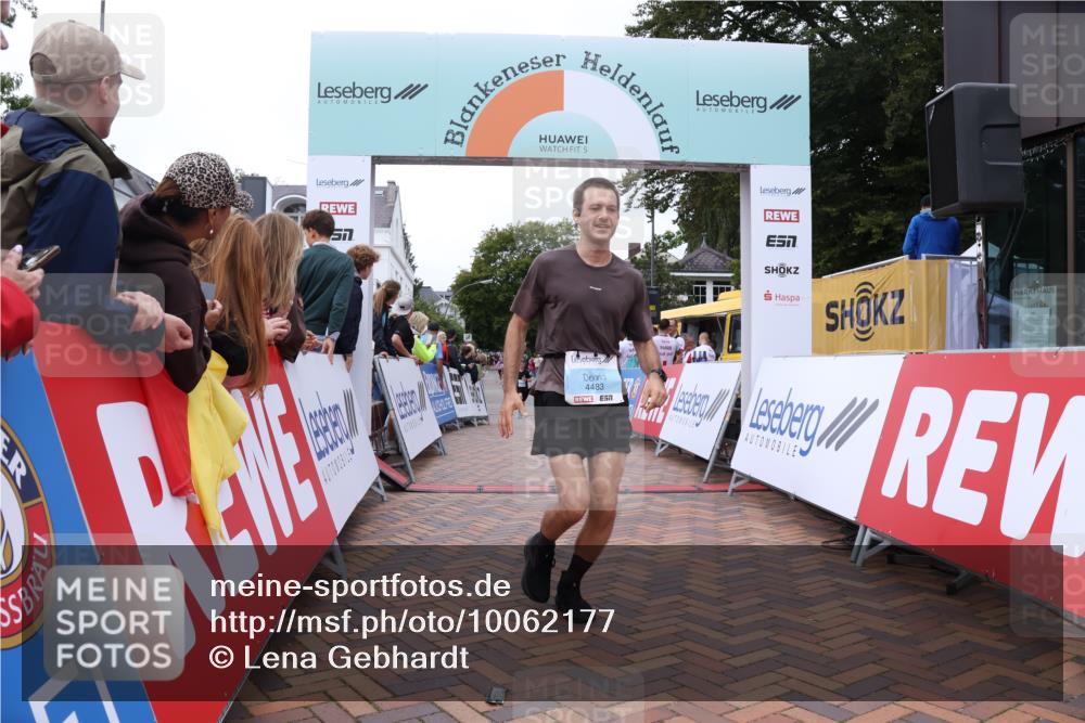 30.08.2026 - Blankeneser Heldenlauf Lena Gebhardt http://msf.ph/oto/10062177 30.08.2026 12:33:13 Ziel 2110, 4131, 4483 meine-sportfotos.de