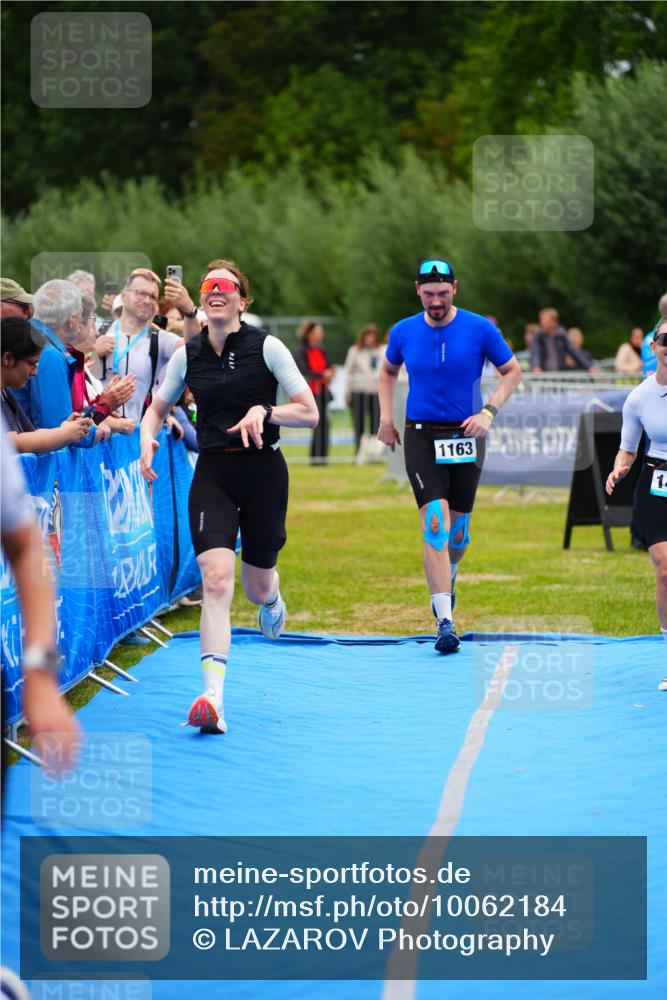 30.08.2026 - Elbe Triathlon Hamburg LAZAROV Photography http://msf.ph/oto/10062184 30.08.2026 11:48:01 Ziel 914, 927, 1163, 1421 meine-sportfotos.de