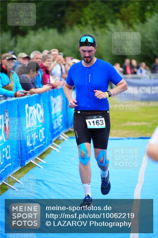 30.08.2026 - Elbe Triathlon Hamburg LAZAROV Photography http://msf.ph/oto/10062219 30.08.2026 11:48:05 Ziel 821, 914, 1163, 1421 meine-sportfotos.de