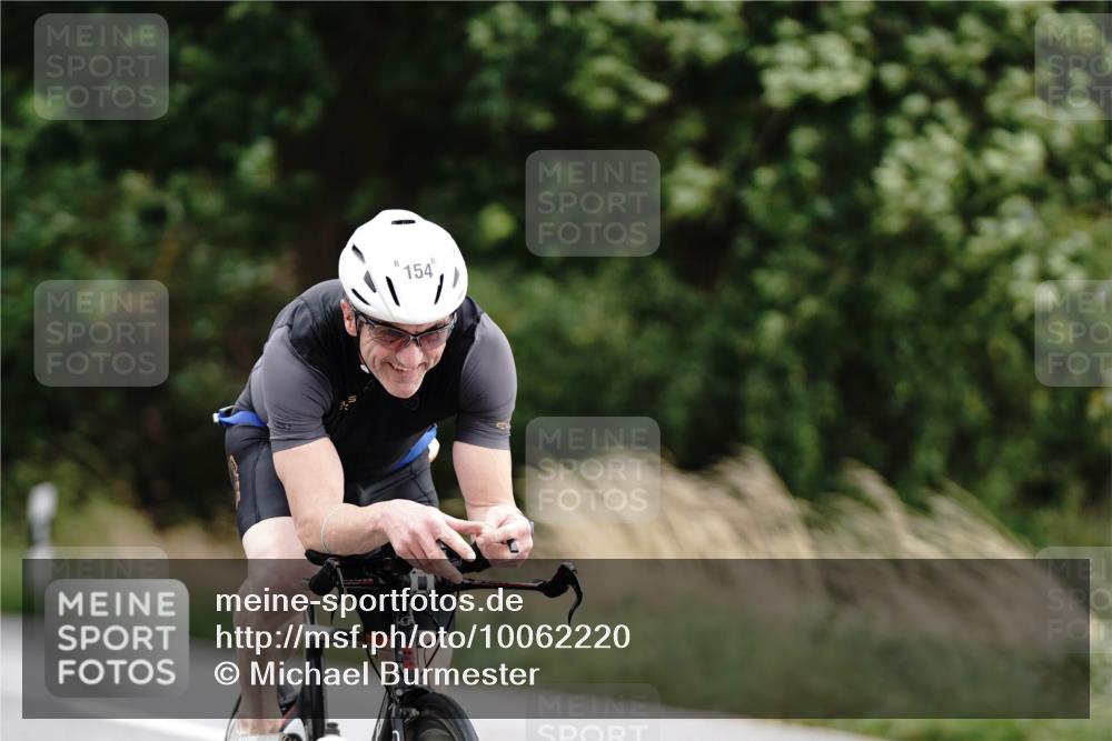 30.08.2026 - Elbe Triathlon Hamburg Michael Burmester http://msf.ph/oto/10062220 30.08.2026 14:44:35 Radfahren  meine-sportfotos.de