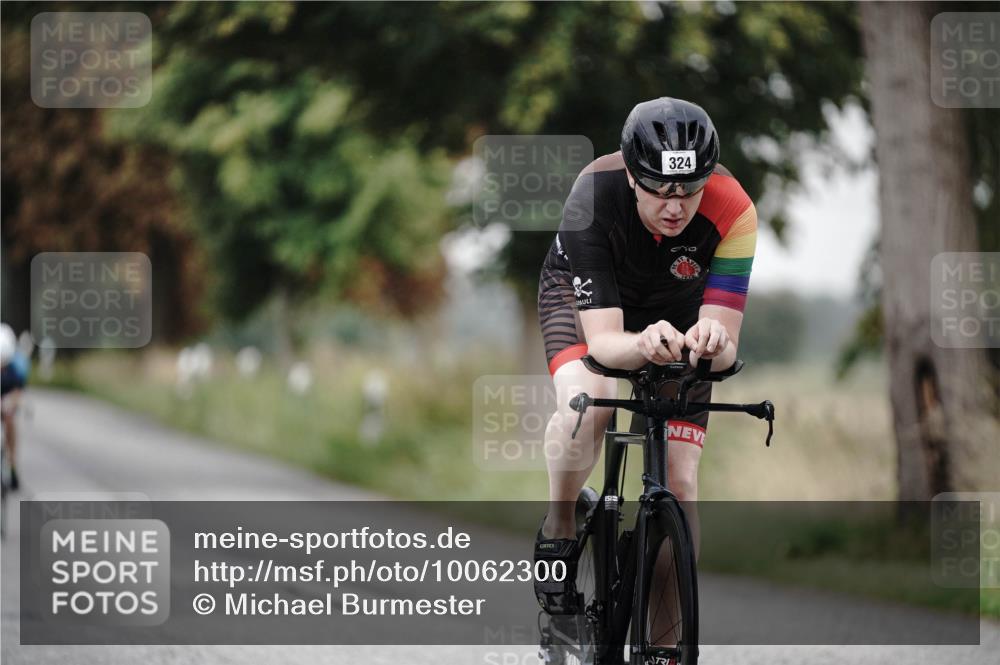 30.08.2026 - Elbe Triathlon Hamburg Michael Burmester http://msf.ph/oto/10062300 30.08.2026 08:57:40 Radfahren 270, 324, 351, 359 meine-sportfotos.de