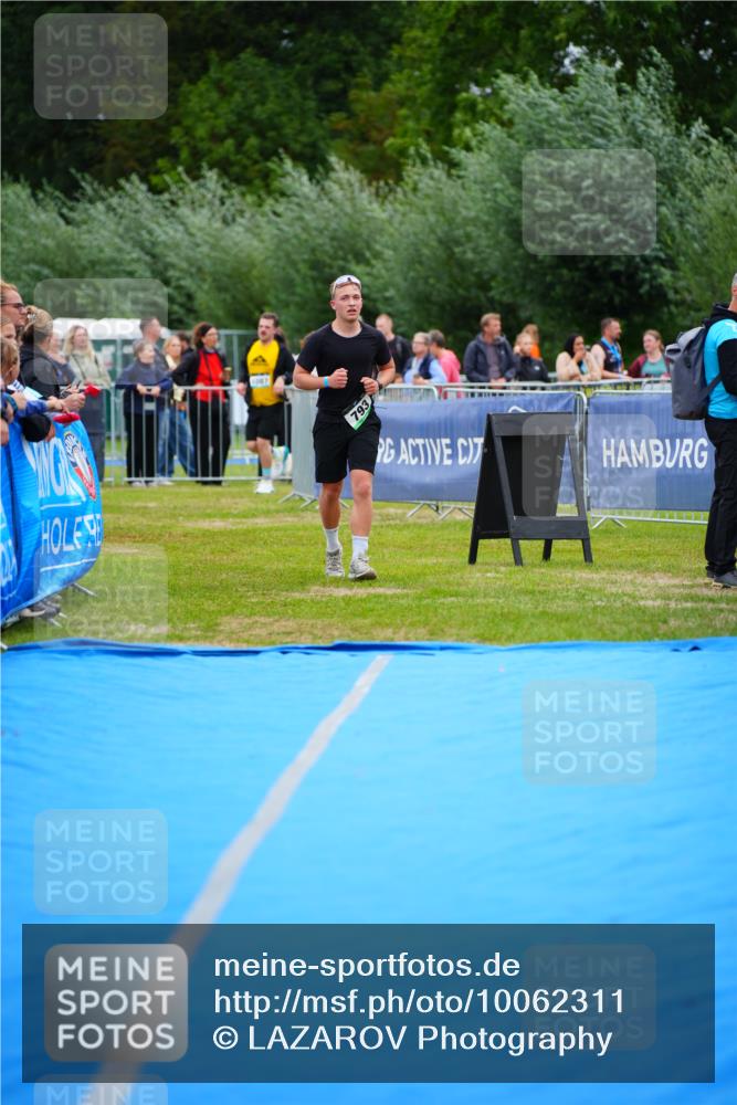 30.08.2026 - Elbe Triathlon Hamburg LAZAROV Photography http://msf.ph/oto/10062311 30.08.2026 11:48:40 Ziel 793 meine-sportfotos.de
