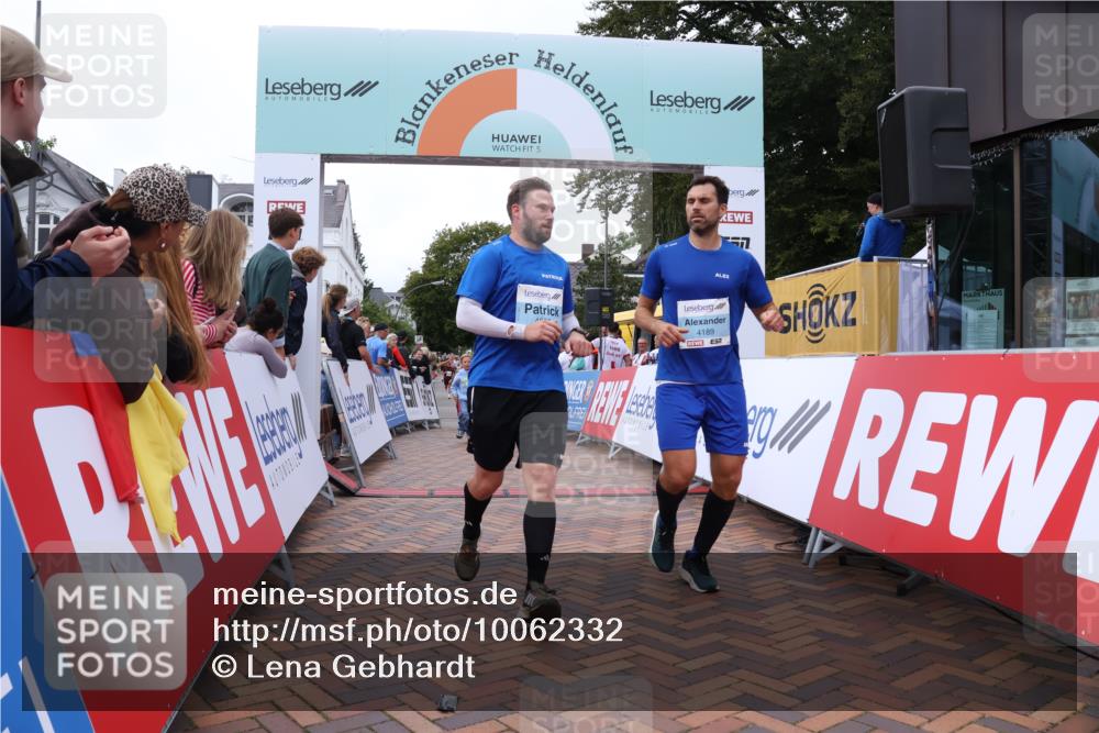 30.08.2026 - Blankeneser Heldenlauf Lena Gebhardt http://msf.ph/oto/10062332 30.08.2026 12:33:33 Ziel 4065, 4139, 4189 meine-sportfotos.de
