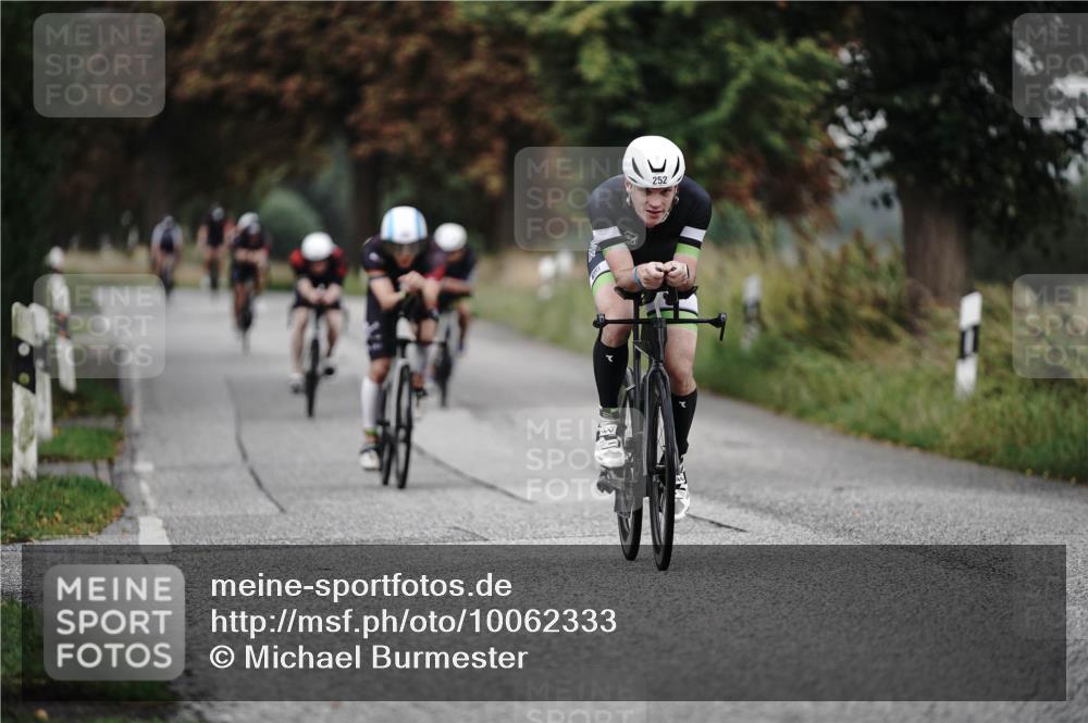 30.08.2026 - Elbe Triathlon Hamburg Michael Burmester http://msf.ph/oto/10062333 30.08.2026 08:57:50 Radfahren 191, 230, 232, 240, 252, 258, 270, 301, 347 meine-sportfotos.de