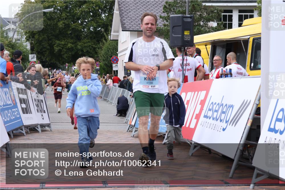 30.08.2026 - Blankeneser Heldenlauf Lena Gebhardt http://msf.ph/oto/10062341 30.08.2026 12:33:34 Ziel 4065, 4139, 4189 meine-sportfotos.de