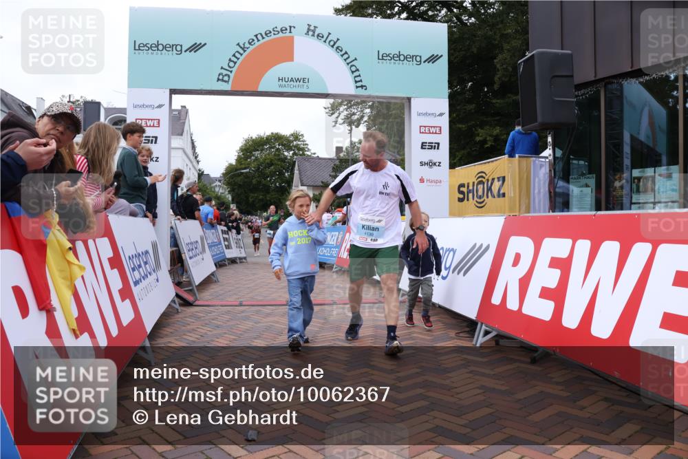 30.08.2026 - Blankeneser Heldenlauf Lena Gebhardt http://msf.ph/oto/10062367 30.08.2026 12:33:36 Ziel 4065, 4139, 4189, 4298 meine-sportfotos.de