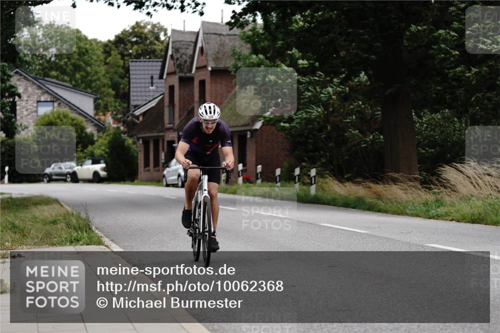 30.08.2026 - Elbe Triathlon Hamburg Michael Burmester http://msf.ph/oto/10062368 30.08.2026 14:49:37 Radfahren 128 meine-sportfotos.de