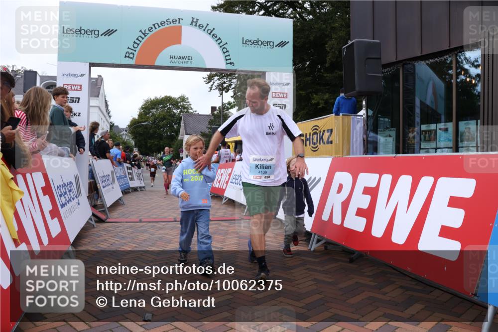 30.08.2026 - Blankeneser Heldenlauf Lena Gebhardt http://msf.ph/oto/10062375 30.08.2026 12:33:37 Ziel 4065, 4139, 4189, 4298 meine-sportfotos.de