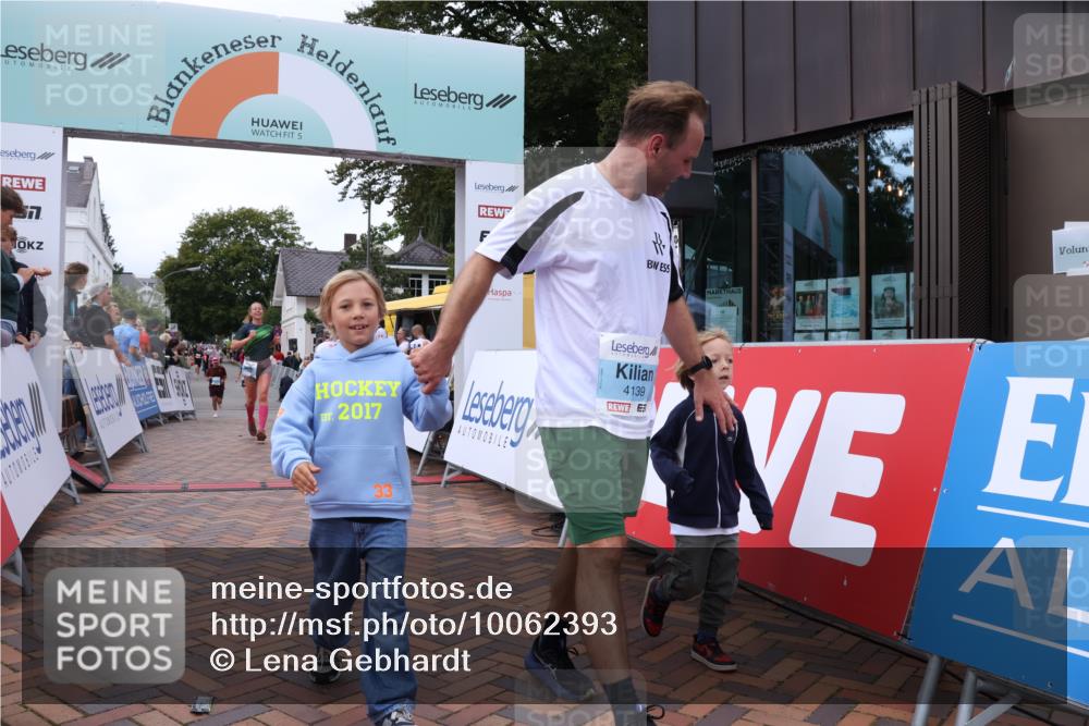 30.08.2026 - Blankeneser Heldenlauf Lena Gebhardt http://msf.ph/oto/10062393 30.08.2026 12:33:38 Ziel 4065, 4139, 4189, 4298 meine-sportfotos.de