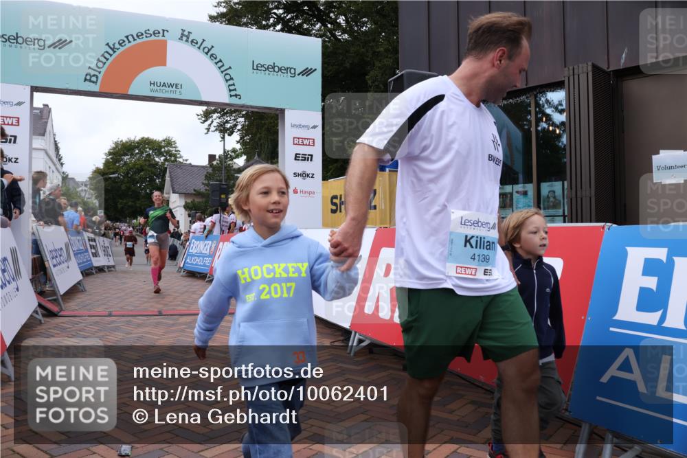 30.08.2026 - Blankeneser Heldenlauf Lena Gebhardt http://msf.ph/oto/10062401 30.08.2026 12:33:38 Ziel 4065, 4139, 4189, 4298 meine-sportfotos.de