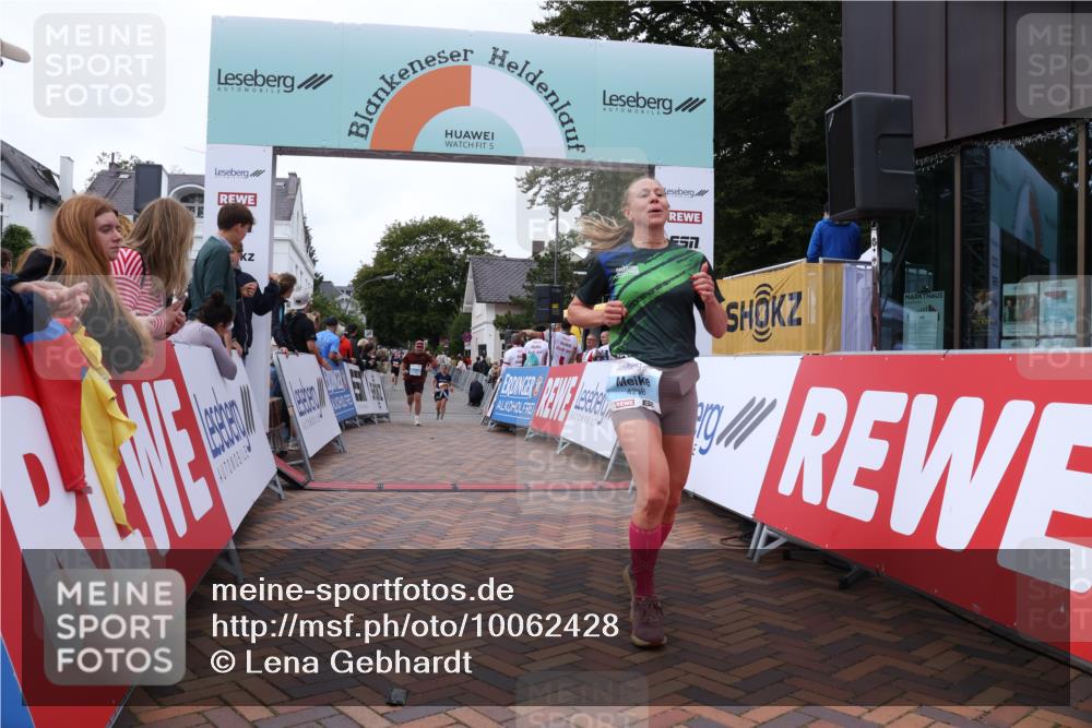 30.08.2026 - Blankeneser Heldenlauf Lena Gebhardt http://msf.ph/oto/10062428 30.08.2026 12:33:40 Ziel 4065, 4122, 4139, 4189, 4298 meine-sportfotos.de