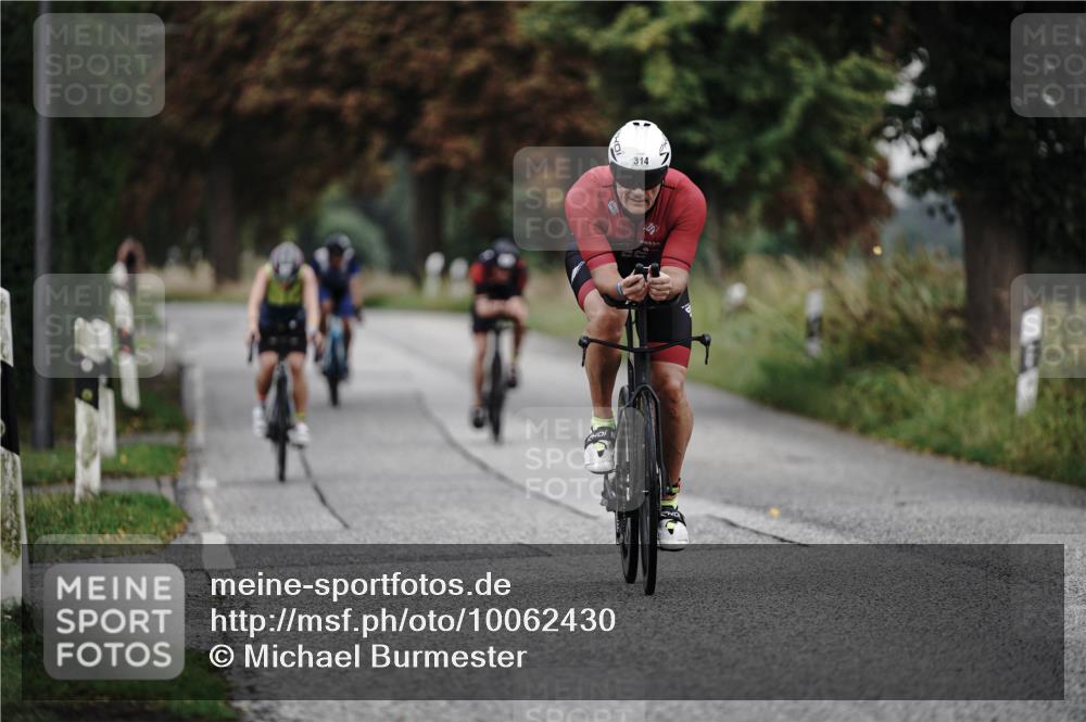 30.08.2026 - Elbe Triathlon Hamburg Michael Burmester http://msf.ph/oto/10062430 30.08.2026 08:58:35 Radfahren 181, 242, 288, 314, 360 meine-sportfotos.de