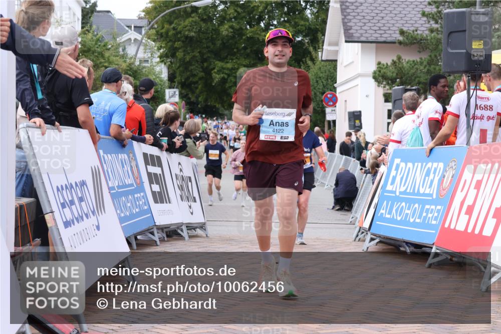 30.08.2026 - Blankeneser Heldenlauf Lena Gebhardt http://msf.ph/oto/10062456 30.08.2026 12:33:43 Ziel 2117, 4122, 4139, 4298 meine-sportfotos.de