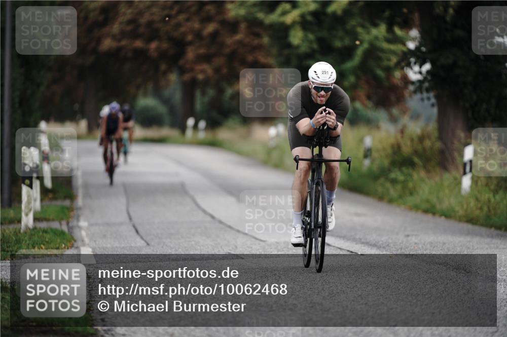 30.08.2026 - Elbe Triathlon Hamburg Michael Burmester http://msf.ph/oto/10062468 30.08.2026 08:58:52 Radfahren 251, 260, 284, 287 meine-sportfotos.de