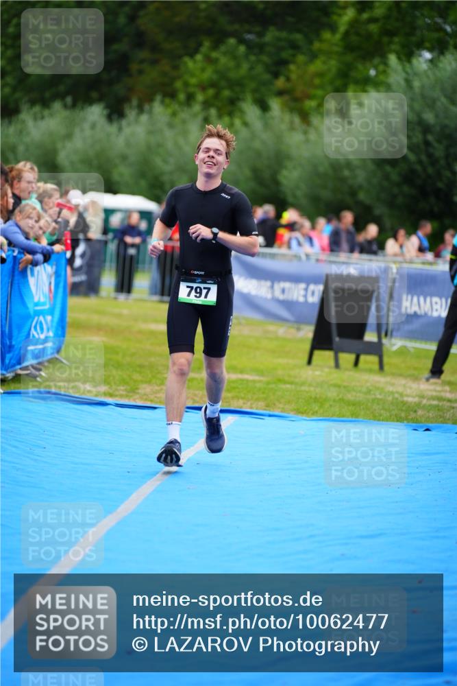 30.08.2026 - Elbe Triathlon Hamburg LAZAROV Photography http://msf.ph/oto/10062477 30.08.2026 11:48:59 Ziel 797 meine-sportfotos.de