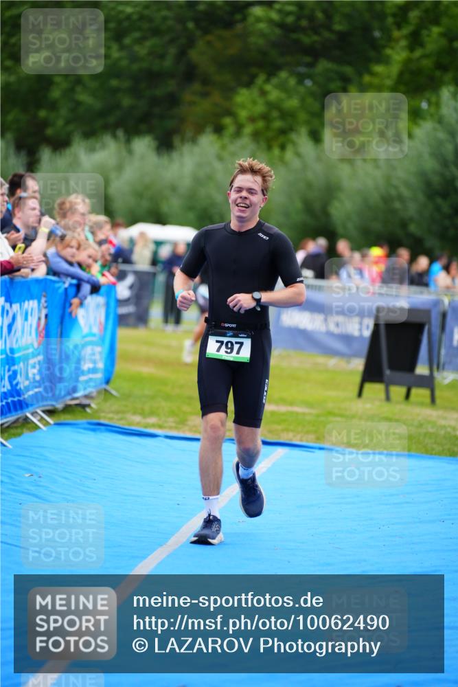 30.08.2026 - Elbe Triathlon Hamburg LAZAROV Photography http://msf.ph/oto/10062490 30.08.2026 11:49:00 Ziel 797 meine-sportfotos.de