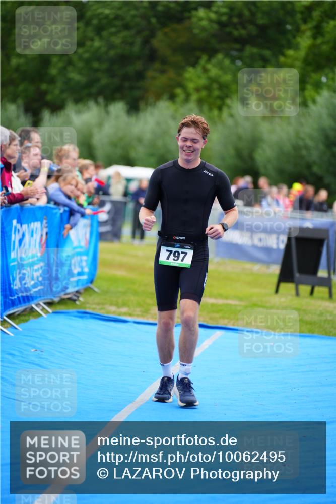 30.08.2026 - Elbe Triathlon Hamburg LAZAROV Photography http://msf.ph/oto/10062495 30.08.2026 11:49:00 Ziel 797 meine-sportfotos.de