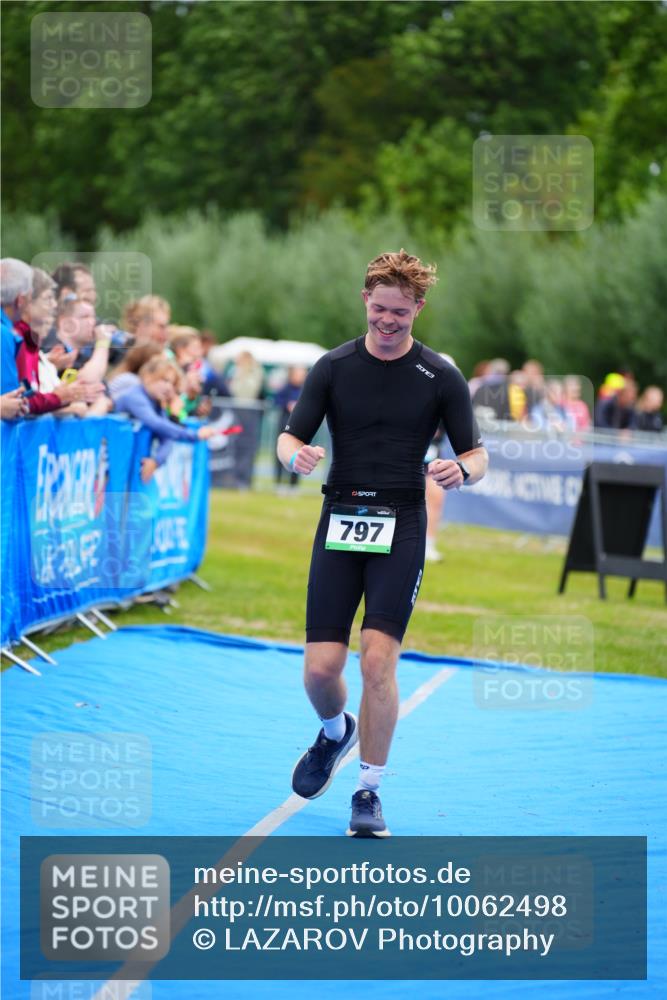 30.08.2026 - Elbe Triathlon Hamburg LAZAROV Photography http://msf.ph/oto/10062498 30.08.2026 11:49:00 Ziel 797 meine-sportfotos.de