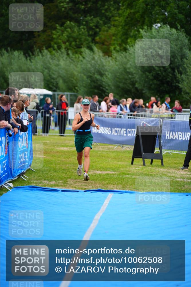 30.08.2026 - Elbe Triathlon Hamburg LAZAROV Photography http://msf.ph/oto/10062508 30.08.2026 11:49:14 Ziel 818 meine-sportfotos.de