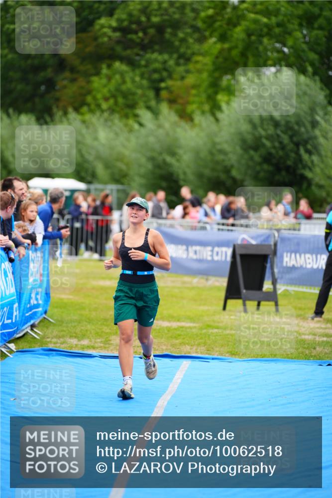 30.08.2026 - Elbe Triathlon Hamburg LAZAROV Photography http://msf.ph/oto/10062518 30.08.2026 11:49:16 Ziel 818 meine-sportfotos.de