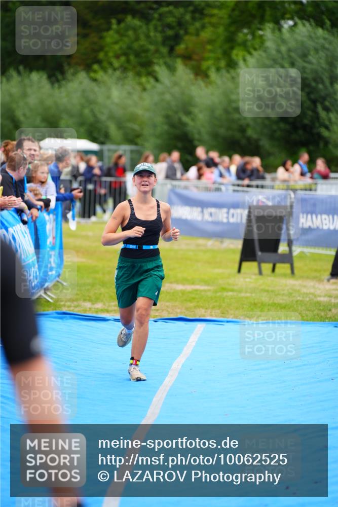30.08.2026 - Elbe Triathlon Hamburg LAZAROV Photography http://msf.ph/oto/10062525 30.08.2026 11:49:17 Ziel 818 meine-sportfotos.de
